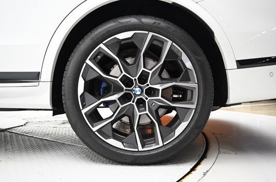 BMW X7 xDrive 40i M Sport 6STR — пробег 12 719 км — фото 5 из 5