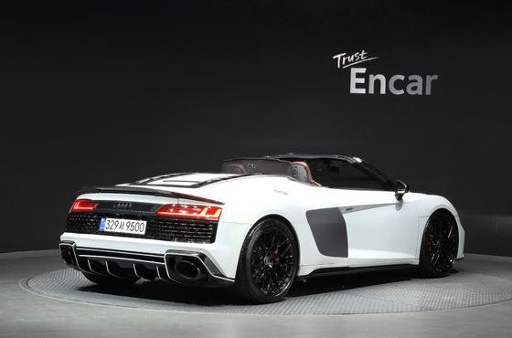 Audi R8 5.2 V10 Spyder — пробег 58 606 км — фото 2 из 5