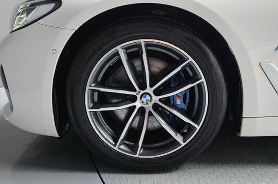 BMW 5-Series 520i M Sport — пробег 98 770 км — фото 5 из 5