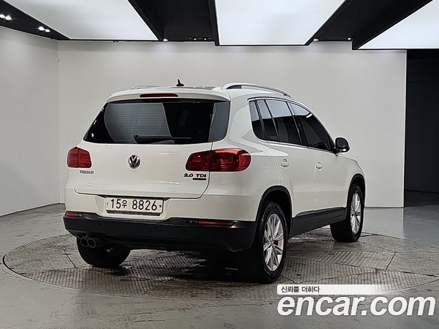 Volkswagen Tiguan 2.0 TDI Comfort 5N — пробег 141 000 км — фото 4 из 5