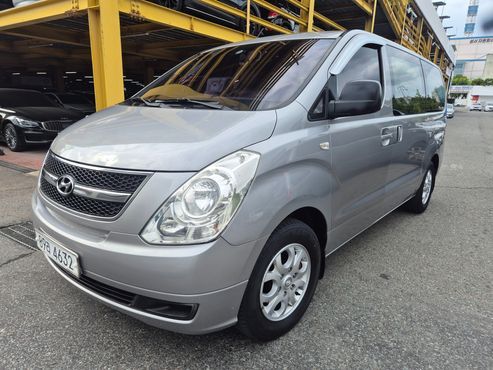 Hyundai Starex 3-Seater VAN CVX Deluxe — пробег 212 610 км — фото 2 из 5