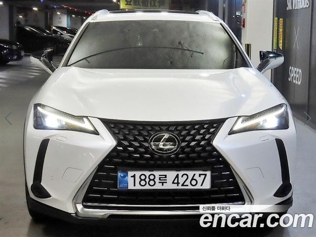 Lexus UX 2.0 2WD — пробег 65 397 км — фото 2 из 5