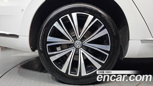 Volkswagen Arteon 2.0 TDI Premium — пробег 69 158 км — фото 5 из 5