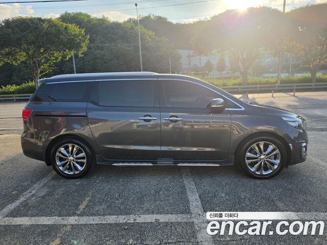 Kia Carnival из Кореи Encar