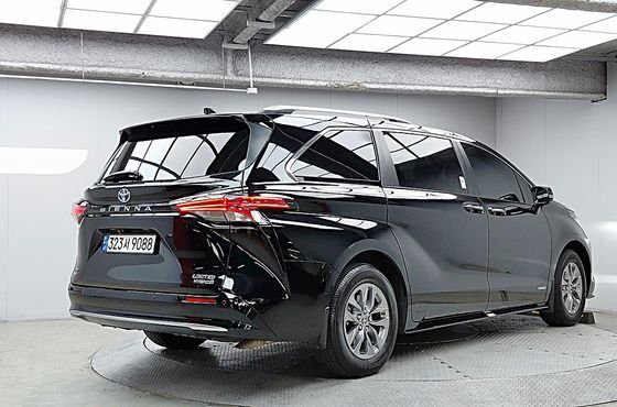 Toyota Sienna 2.5 Hybrid AWD — пробег 31 345 км — фото 2 из 5