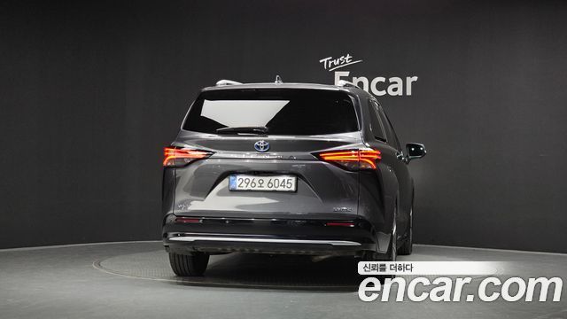 Toyota Sienna 2.5 Hybrid 2WD — пробег 19 263 км — фото 4 из 5