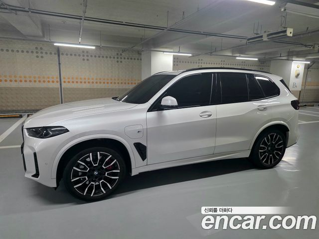 BMW X5 xDrive 50e M Sport — пробег 17 612 км — фото 1 из 5