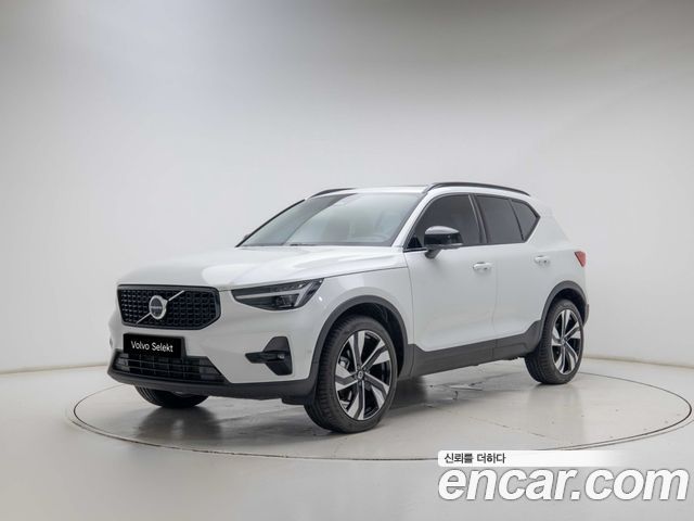 Volvo XC40 B4 Ultra Dark — пробег 2 837 км — фото 1 из 5
