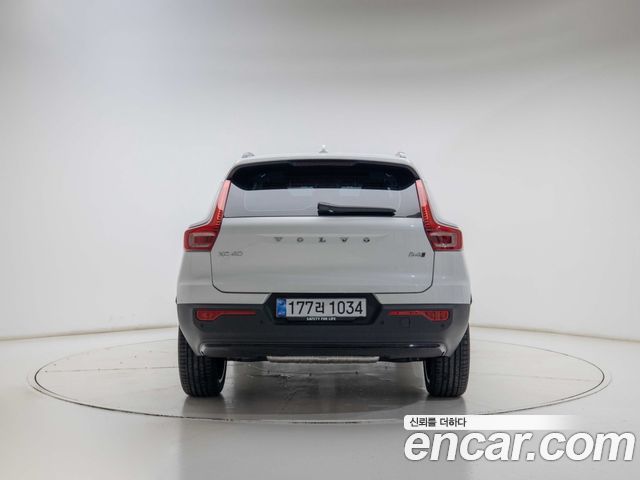 Volvo XC40 B4 Ultra Dark — пробег 2 837 км — фото 5 из 5
