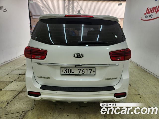 Kia Carnival 7-Seater Limousine VIP — пробег 101 444 км — фото 3 из 5