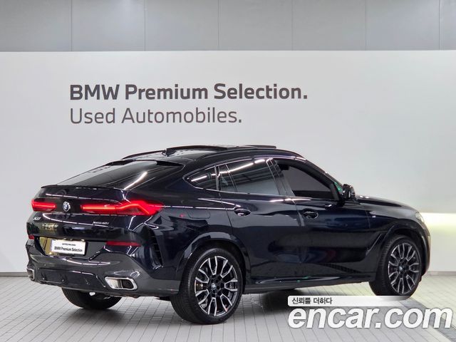 BMW X6 xDrive40i M Sport — пробег 28 590 км — фото 2 из 5