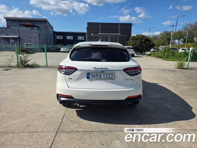 Maserati Levante из Кореи Encar