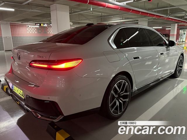 BMW 7-Series 740i xDrive M Sport — пробег 33 000 км — фото 2 из 5