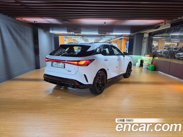 Lexus RX F-Sport — пробег 4 448 км — фото 2 из 5