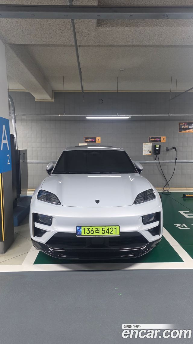 Porsche Macan Turbo — пробег 17 000 км — фото 3 из 5