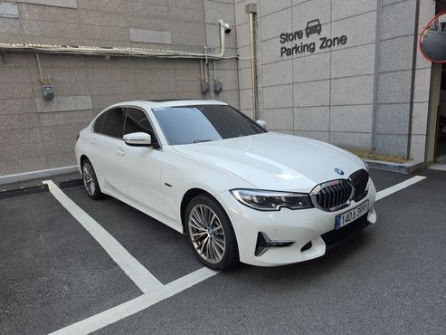 BMW 3-Series 330e Luxury — пробег 82 000 км — фото 1 из 5