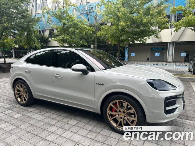 Porsche Cayenne 3.0 S E-Hybrid Coupe — пробег 26 000 км — фото 4 из 5