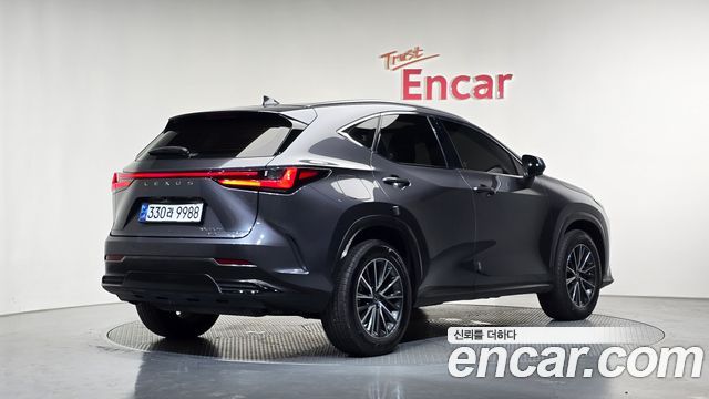 Lexus NX Premium — пробег 69 840 км — фото 2 из 5