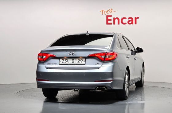 Hyundai Sonata LPI Premium — пробег 174 400 км — фото 4 из 5