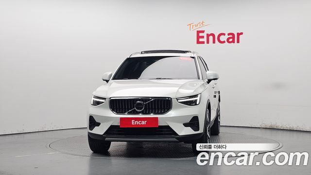Volvo XC40 B4 Ultra Bright — пробег 5 092 км — фото 3 из 5