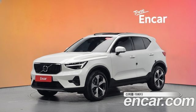 Volvo XC40 B4 Ultra Bright — пробег 5 092 км — фото 1 из 5