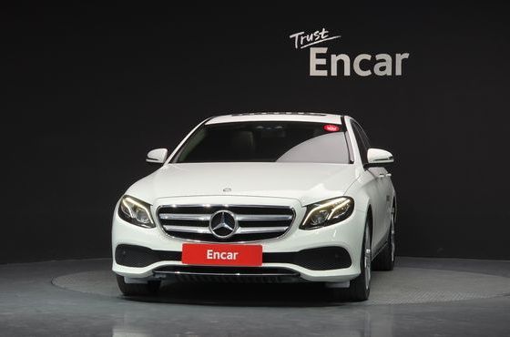 Mercedes-Benz E-Class E220d Avantgarde — пробег 154 920 км — фото 3 из 5