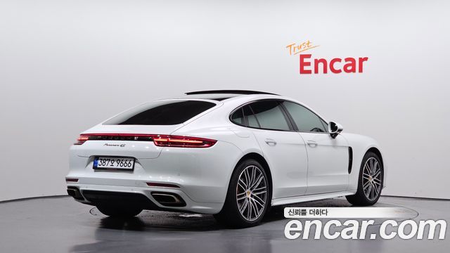 Porsche Panamera 3.0 AWD — пробег 54 073 км — фото 2 из 5