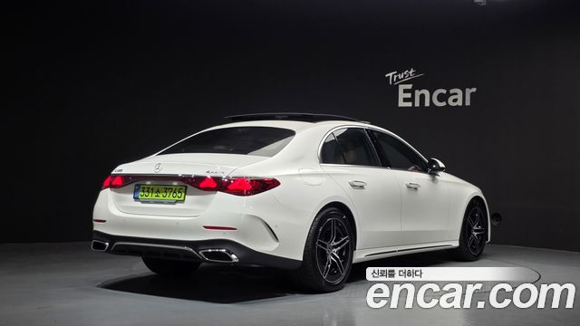 Mercedes-Benz E-Class E300 4MATIC AMG Line — пробег 1 044 км — фото 2 из 5