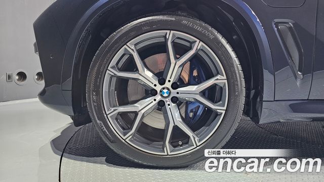BMW X5 xDrive 45e M Sport — пробег 124 949 км — фото 5 из 5