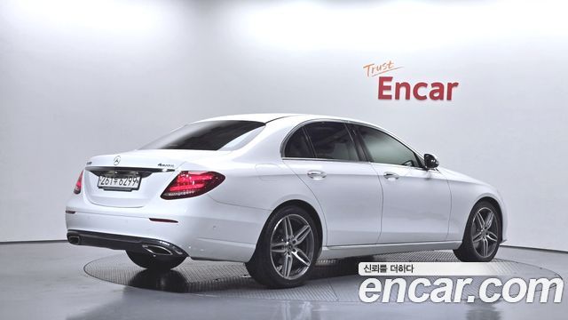 Mercedes-Benz E-Class из Кореи Encar