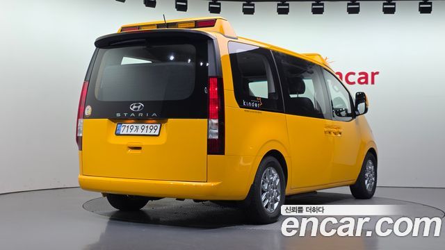 Hyundai Staria из Кореи Encar