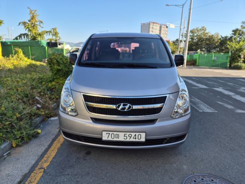 Hyundai Starex 12-Seater Wagon CVX Deluxe — пробег 222 085 км — фото 2 из 5