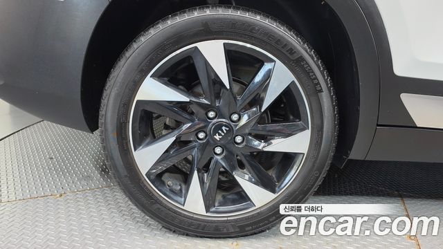 Kia Seltos Gasoline 1.6 Turbo 4WD Gravity — пробег 105 901 км — фото 5 из 5
