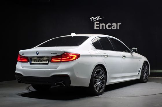 BMW 5-Series 530i xDrive M Sport Package Plus — пробег 103 042 км — фото 2 из 5