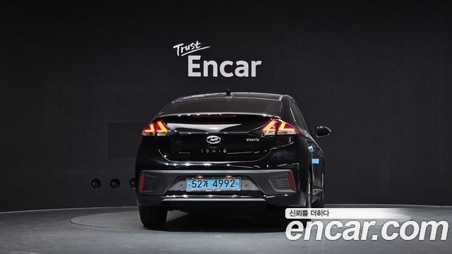 Hyundai Ioniq Q — пробег 128 942 км — фото 4 из 5