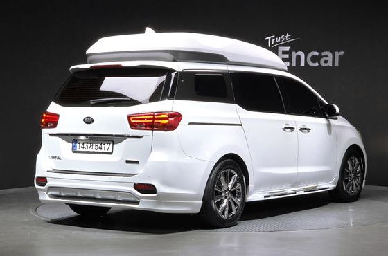 Kia Carnival 9-Seater Hi-Limousine Noblesse Special — пробег 152 441 км — фото 2 из 5