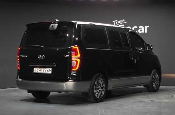 Hyundai Starex Urban 9-Seater Exclusive — пробег 135 342 км — фото 2 из 5