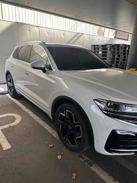 Volkswagen Touareg 3.0 TDI Prestige — пробег 14 400 км — фото 2 из 5