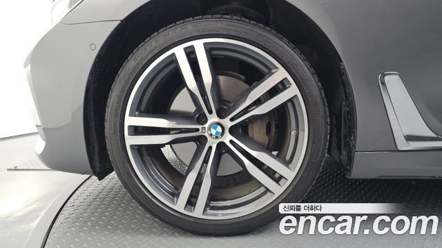 BMW 7-Series 740Li xDrive M Sport Package — пробег 203 874 км — фото 5 из 5