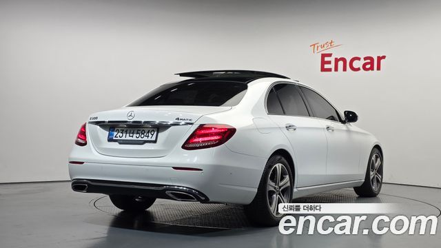 Mercedes-Benz E-Class из Кореи Encar