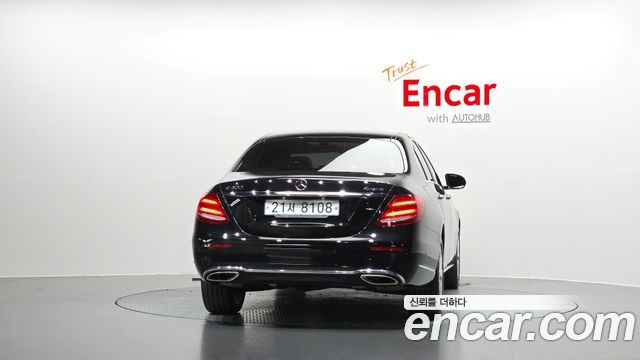 Mercedes-Benz E-Class E300 4MATIC Exclusive — пробег 137 414 км — фото 4 из 5