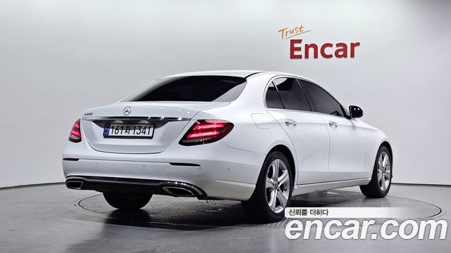 Mercedes-Benz E-Class из Кореи Encar