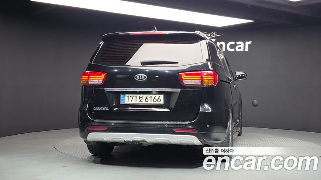 Kia Carnival из Кореи Encar