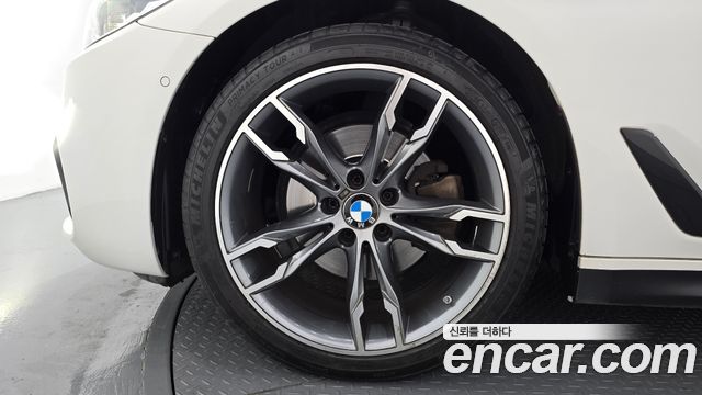 BMW 5-Series 520d xDrive M Sport Package Plus — пробег 96 755 км — фото 5 из 5
