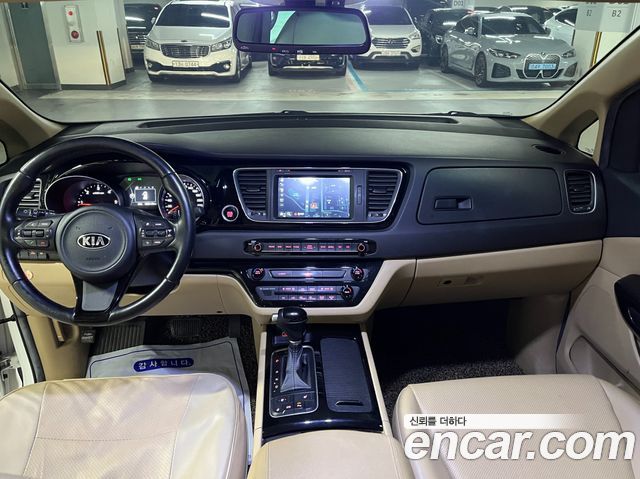 Kia Carnival 9-seater Prestige — пробег 183 118 км — фото 5 из 5