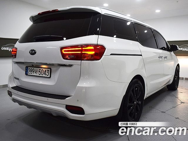 Kia Carnival 9-Seater Prstige — пробег 240 651 км — фото 2 из 5