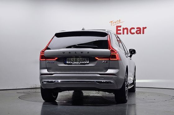 Volvo XC60 B6 Ultimate Bright — пробег 59 885 км — фото 4 из 5