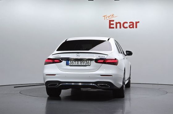 Mercedes-Benz E-Class E220d 4MATIC AMG Line — пробег 37 652 км — фото 4 из 5