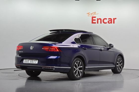 Volkswagen Passat 2.0 TDI Premium — пробег 156 424 км — фото 2 из 5