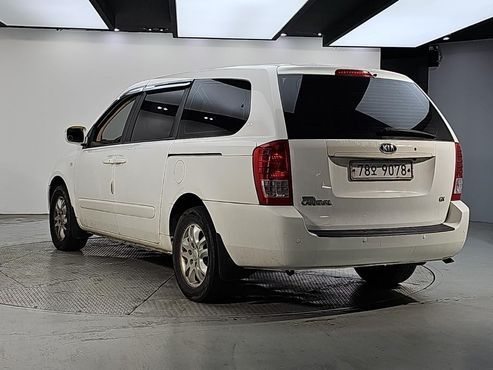 Kia Carnival LPI GX Deluxe — пробег 241 100 км — фото 3 из 5